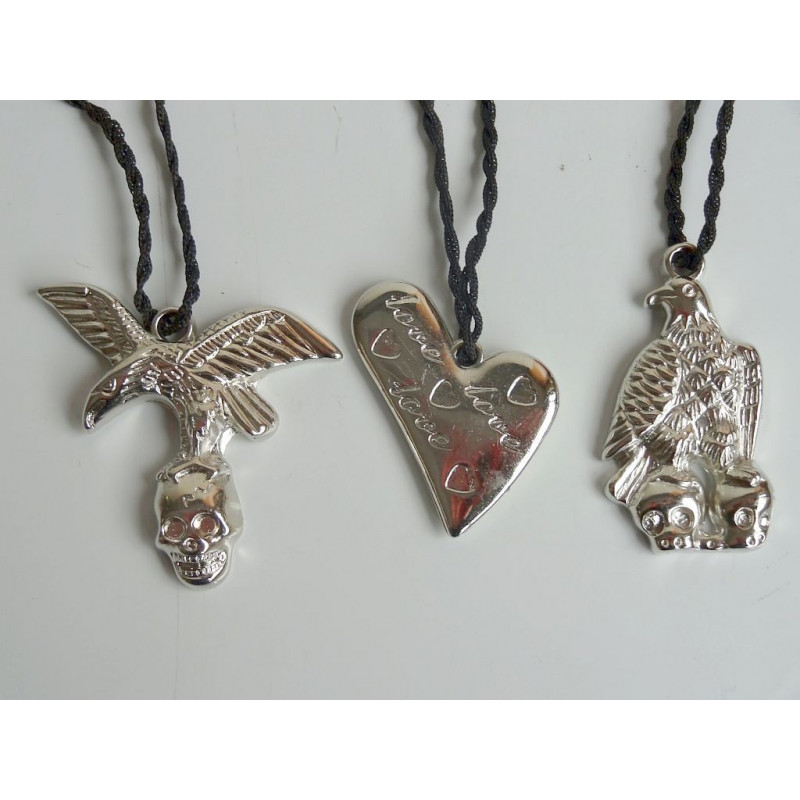 COLLIER PENDENTIF EN METAL