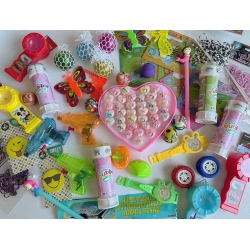 PACK 624 LOTS ASSORTIS ET 120 SUCETTES CHUPA CHUPS OFFERTES