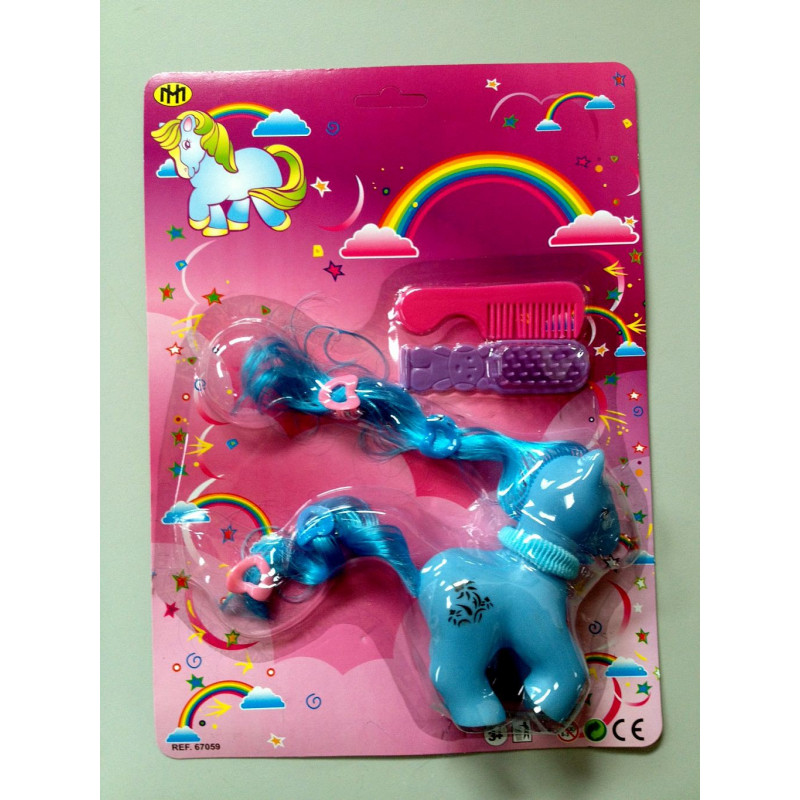PONEY ET SA BELLE CRINIERE A COIFFER PONEY ET SA BELLE CRINIERE A COIFFER